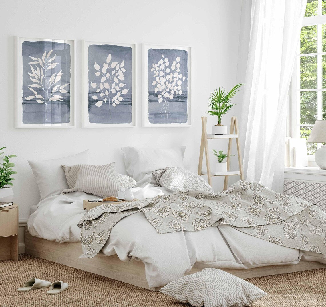 Arte de pared azul, Lámina de hoja de eucalipto, Lámina botánica de hoja en acuarela, Arte minimalista, Set de 4 láminas, Decoración de hojas azul marino, Láminas para baño Imagen secundaria del producto