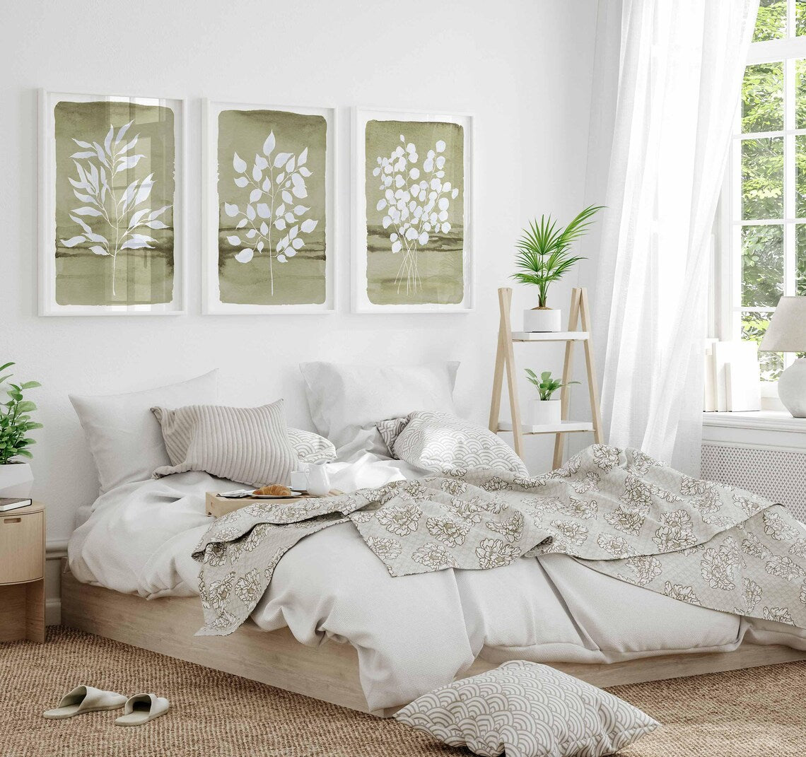 Décor mural botanique vert sapin, Art mural vert sauge, Triptyque en trois pièces, Impressions de branches d'eucalyptus, Décoration de salon à feuilles aquarelles Image secondaire du produit