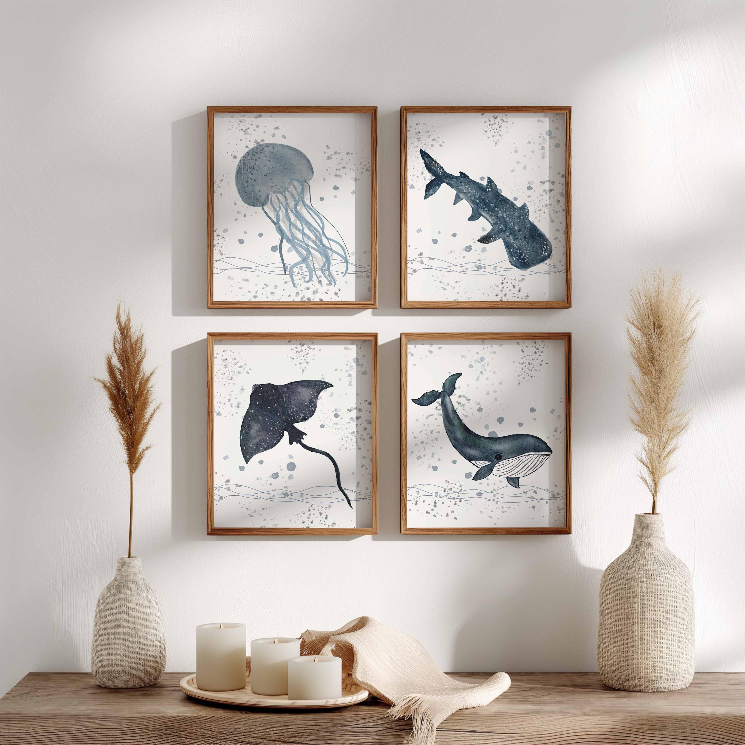 Affiches de chambre sur le thème de l'océan, ensemble de 4 décorations murales animaux marins, poster méduse et baleine, aquarelle pour chambre de bébé garçon, décoration de chambre d'enfant bleu marine Image secondaire du produit