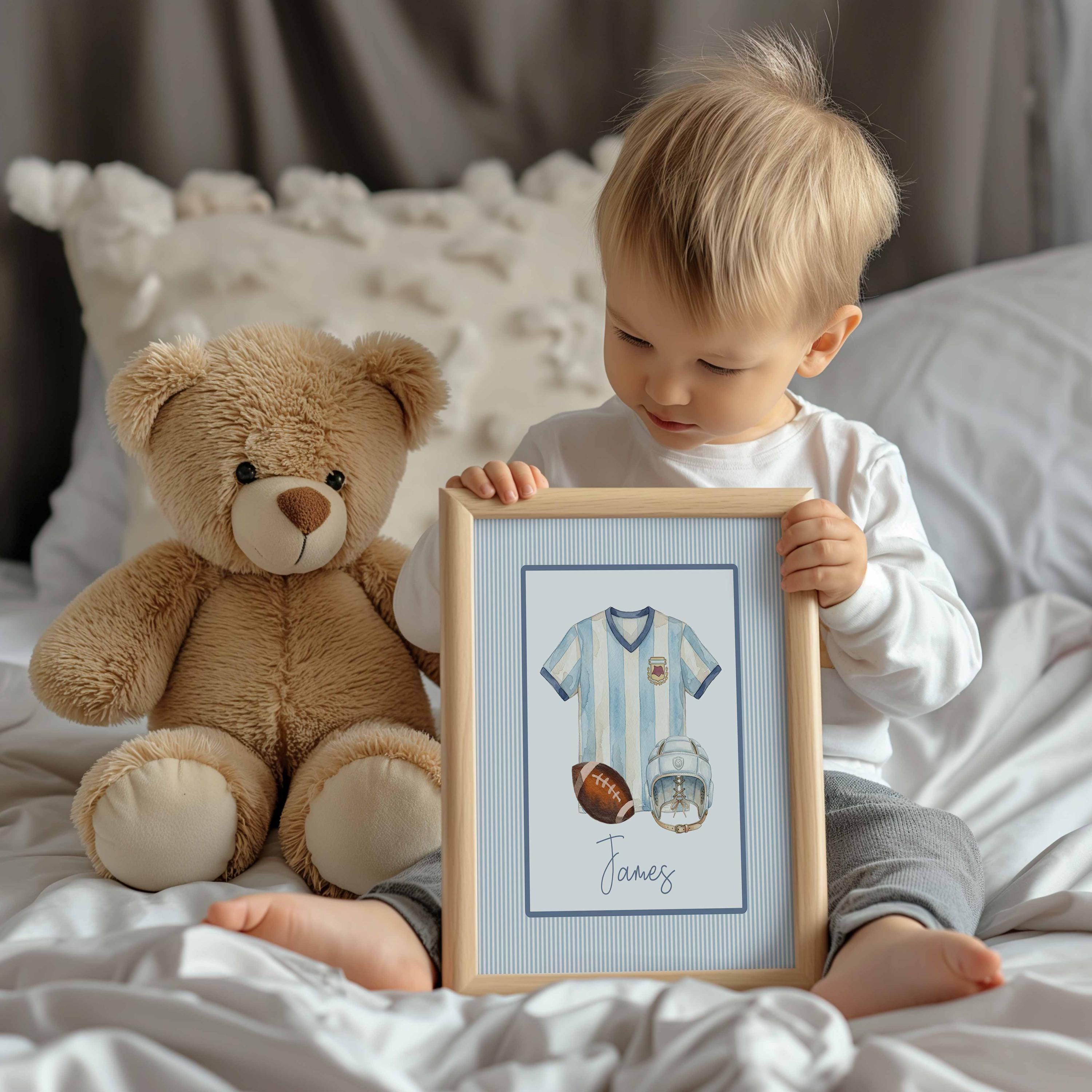 Impression de nom de football personnalisé, décoration de chambre d'enfant sur le thème du football, art pour salle de jeux, chambre de garçon, cadeau d'anniversaire pour enfant, décoration de maillot vintage Image secondaire du produit