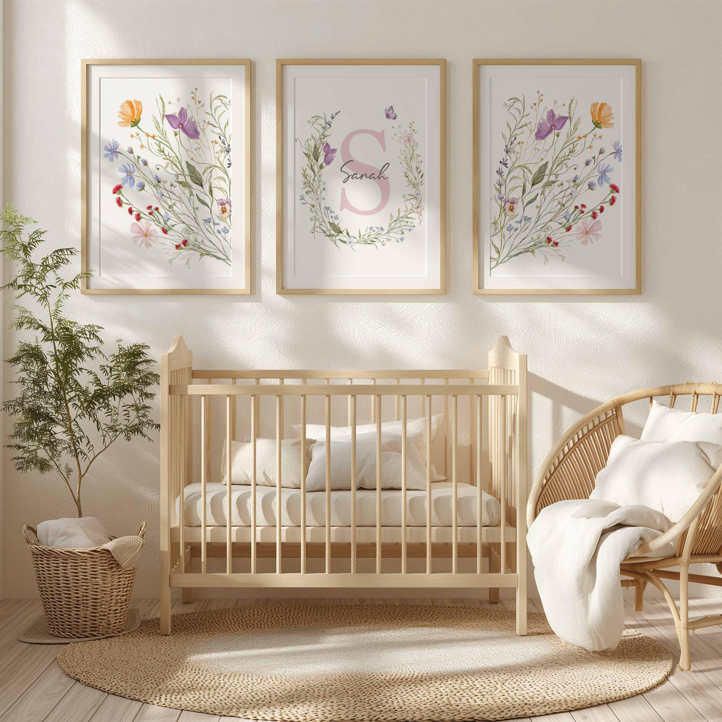 Ensemble de 3 décorations murales pour chambre de bébé « Fleurs sauvages », impressions personnalisées avec prénom de fille, décoration de prairie fleurie rose, galerie murale avec initiale personnalisée Image secondaire du produit