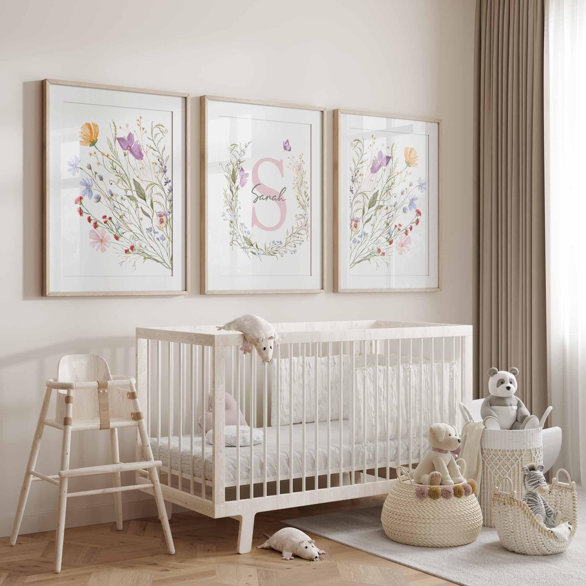 Láminas de flores silvestres para habitación infantil estilo boho, set de 3 láminas con nombre personalizado para bebé, decoración de flores de campo para guardería, decoración floral para habitación de niña, flores en tonos pastel Imagen secundaria del producto