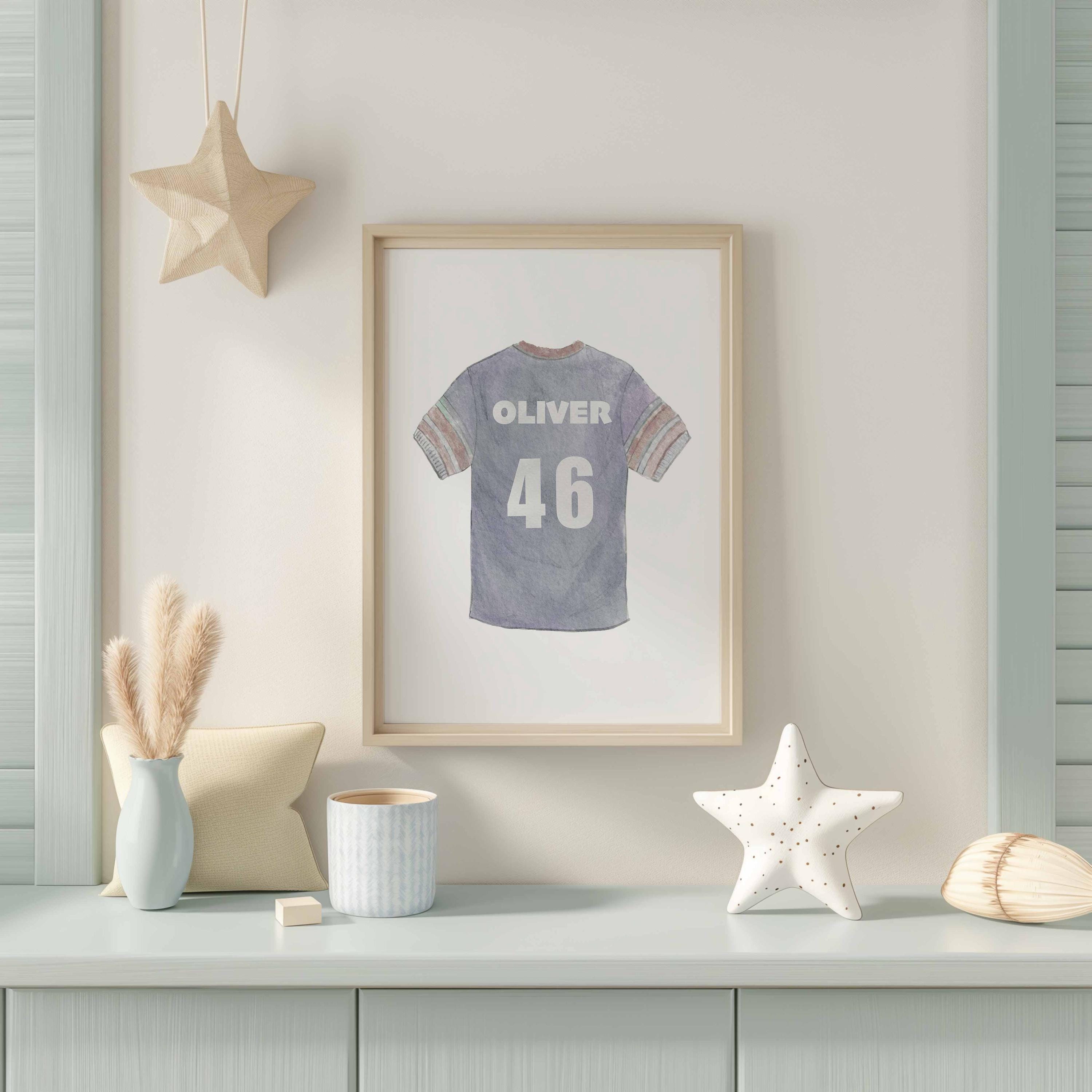 Décoration de chambre de garçon maillot de foot, impression personnalisée nom et numéro, art mural sport vintage bleu, téléchargement numérique cadeau personnalisé pour chambre de garçon Image secondaire du produit