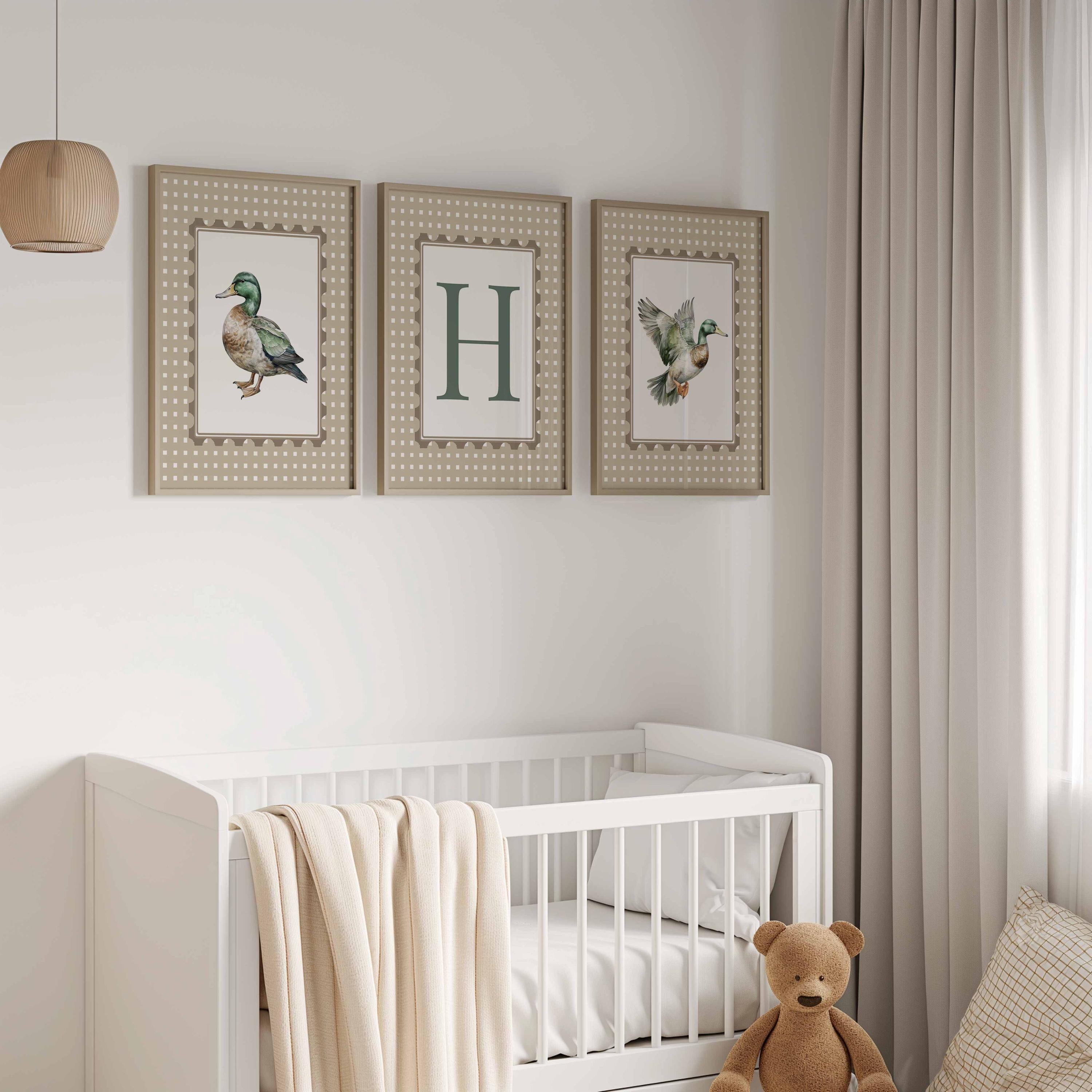 Décoration murale personnalisée pour chambre de bébé garçon, thème chasse, impression de canards colverts pour chambre d'enfant, cadeau pour bébé garçon, panneau de prénom forestier, initiale personnalisée Image secondaire du produit