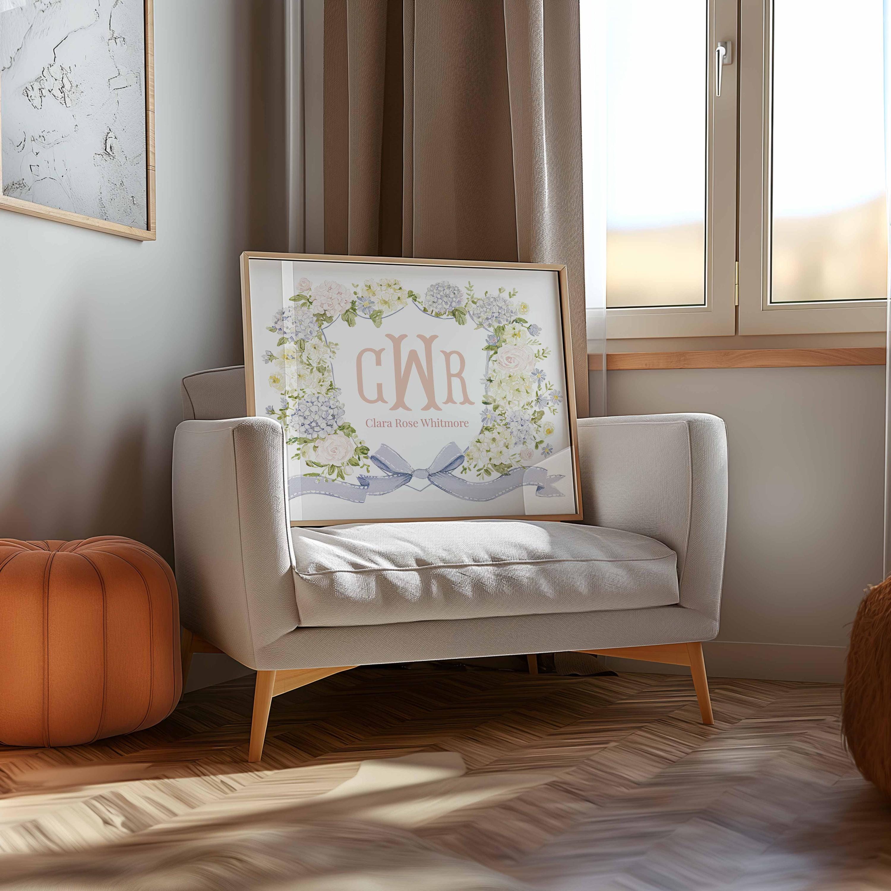 Décoration murale de chambre d'enfant avec monogramme, décoration personnalisée style « Grandmillennial », affiche avec prénom pour chambre de fille, décoration murale au-dessus du berceau avec motif d'hortensias et de nœuds Image secondaire du produit
