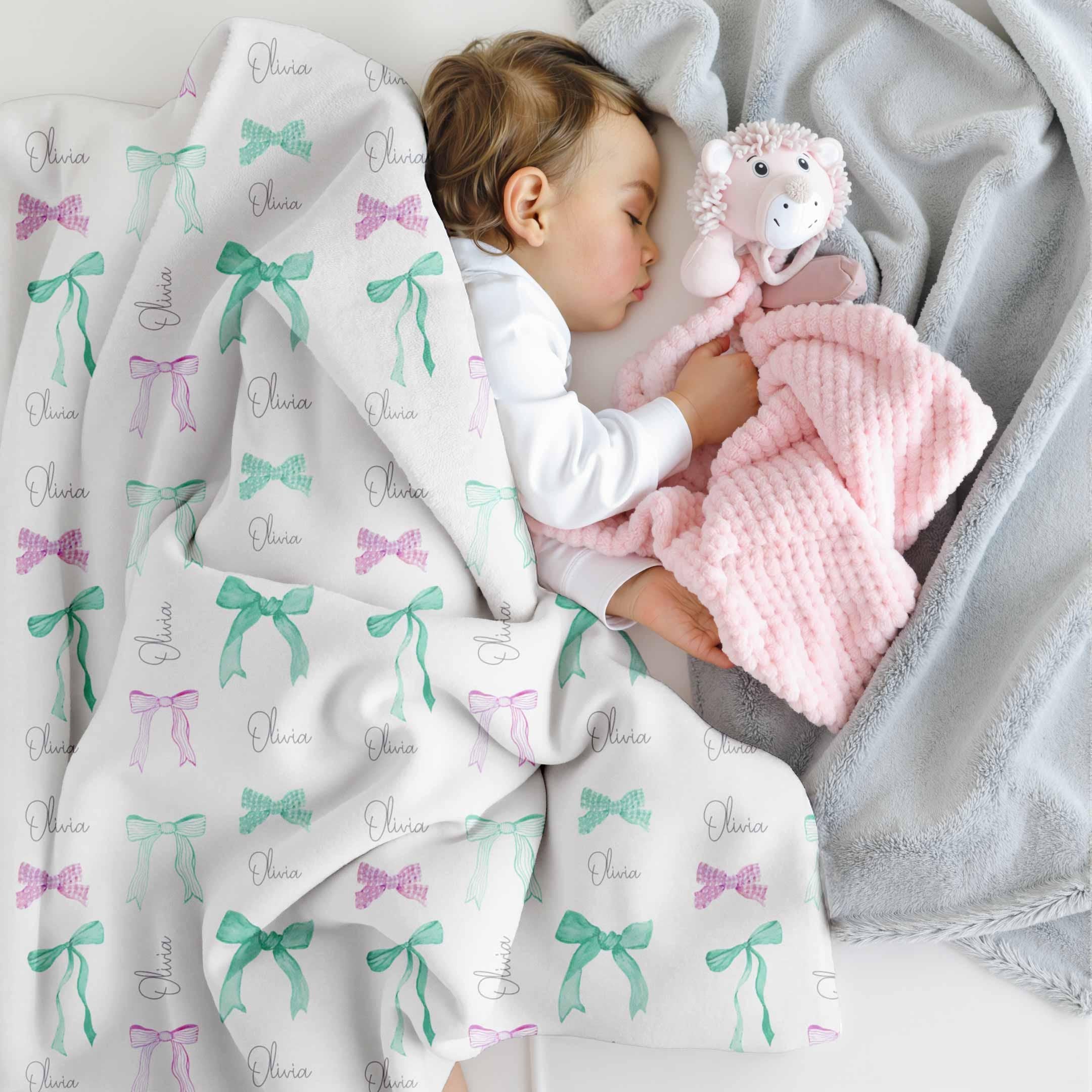 Couverture personnalisée avec prénom, couverture à nœud vert et rose, cadeau personnalisé pour bébé fille, cadeau de naissance, cadeaux de Noël pour tout-petits, esthétique coquette Image secondaire du produit