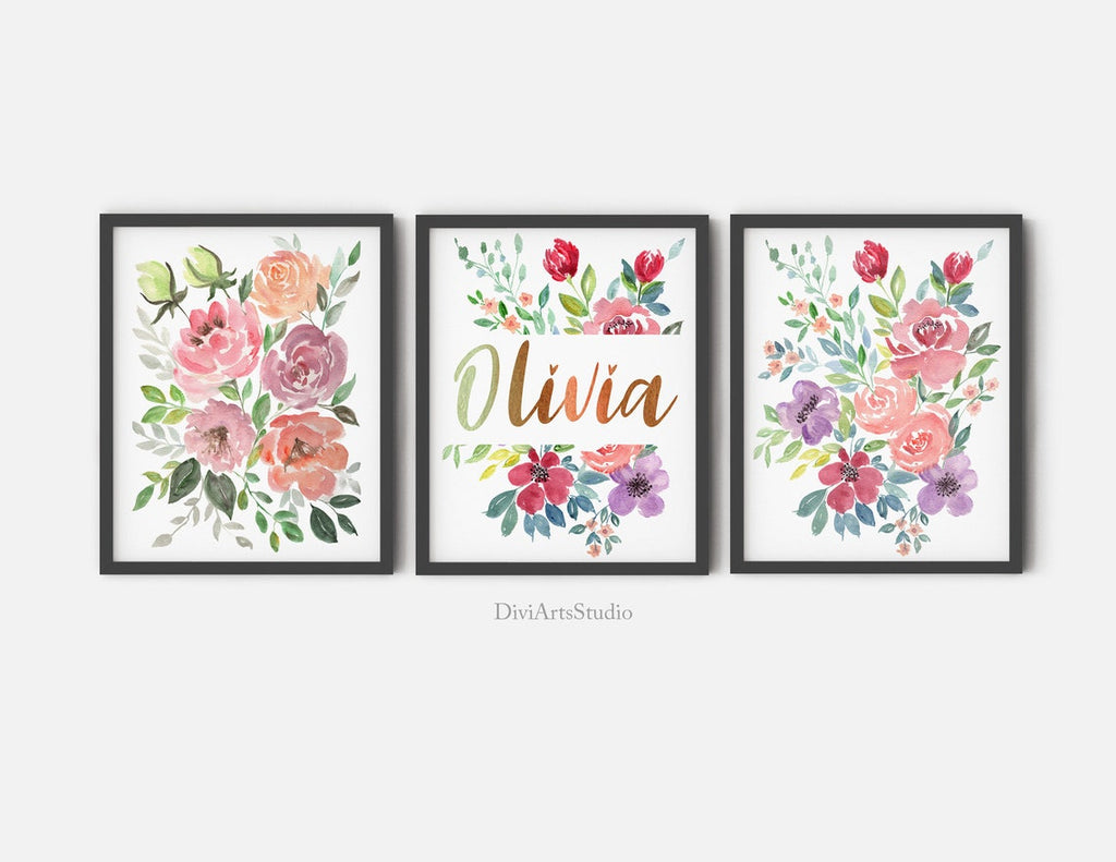 Floral name set of 3 with Olivia in gold between two rose bouquets